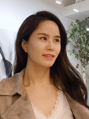 윤 하